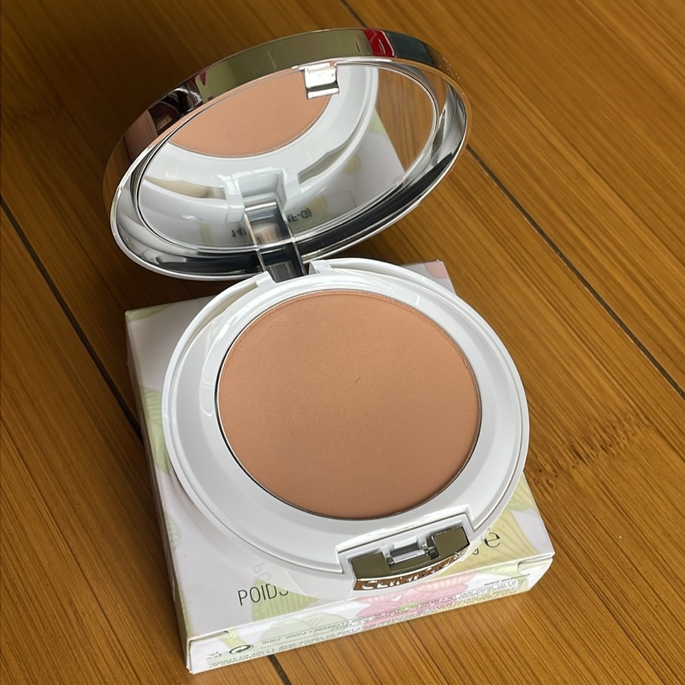 Clinique Beyond Perfecting Powder Foundation 14 Vanilla